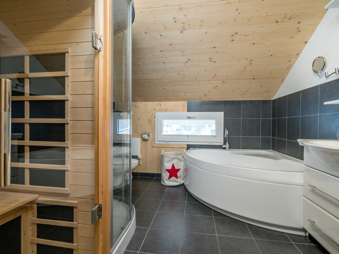 Bathroom 3, Chalet in Hohentauern With Sauna and hot tub, Murtal