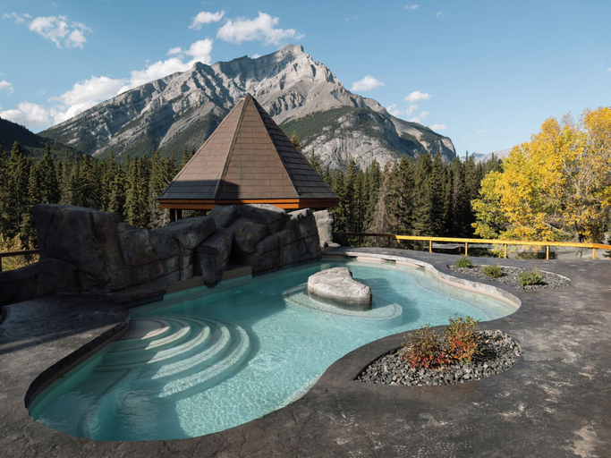 Sport & Beauty 2, Hotel Canoe and Suites, Division No. 15