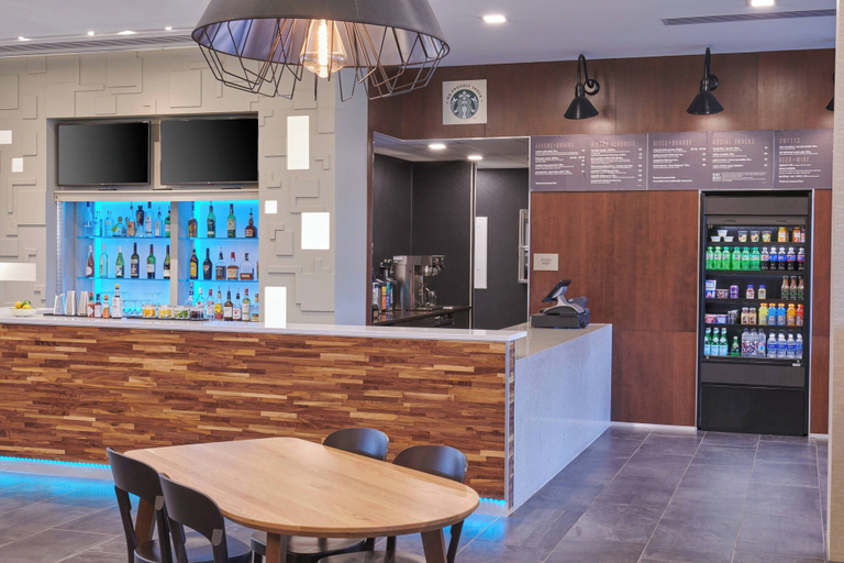 Food & Drinks 5, Courtyard by Marriott Petoskey at Victories Square, Emmet