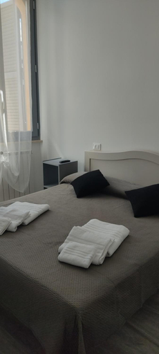 Bedroom 2, Il corso, Perugia