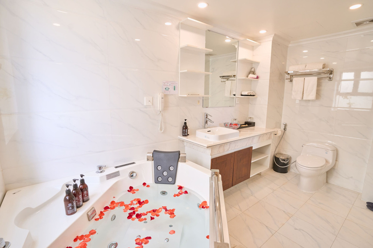 Bedroom 5, Le Haute Hotel, Ngô Quyền