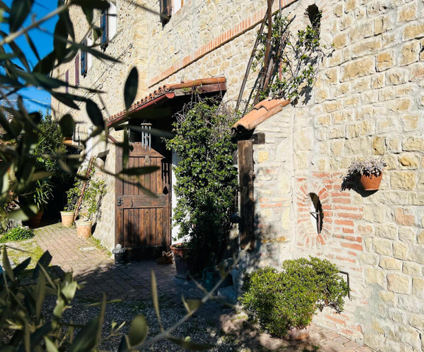 Others 3, Lumi-House, Bologna
