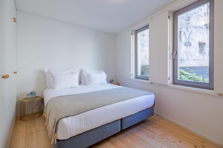 Others 4, Taipas 6 in Oporto With 1 Bedrooms and 1 Bathrooms, Porto
