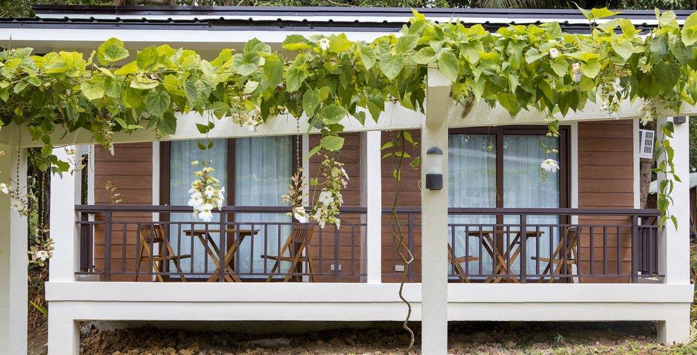 Exterior & Views 2, Solina Beach & Nature Resort, Carles