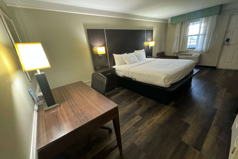 Bedroom 13