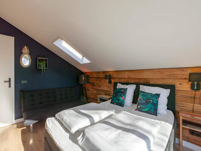 Room 2, a Nice Holiday by the sea With Family, Den Helder