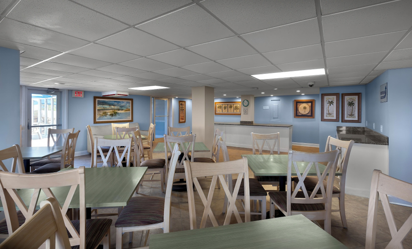 Food & Drinks 5, Maritime Beach Club, Horry