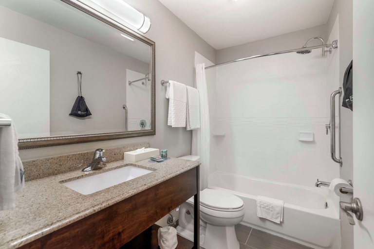 Bathroom 26
