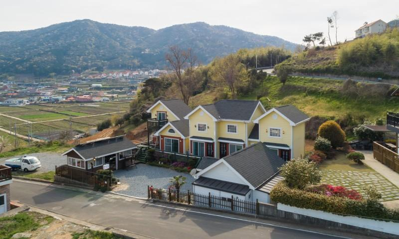Exterior & Views 4, Namhae Rodem Cypress Tree Pension, Namhae