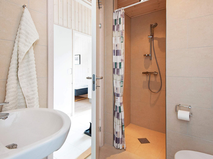 Bathroom 3, 4 Star Holiday Home in Glesborg, Norddjurs