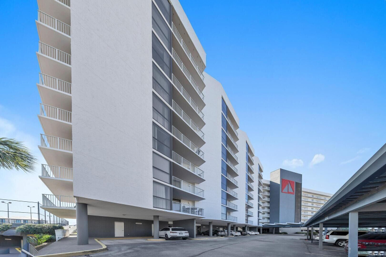 Exterior & Views 2, Mainsail 443, Walton