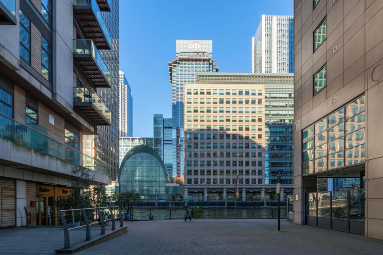 Exterior & Views, Capacious Two bed Apt in Canary Wharf, London