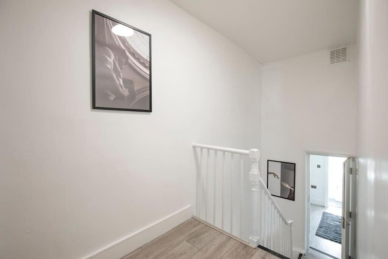 Others 5, Spacious Serenity in the Heart of Central London, London