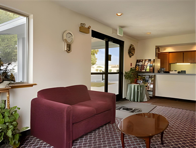 Public Area 2, Super 8 by Wyndham Selma/Fresno Area, Fresno