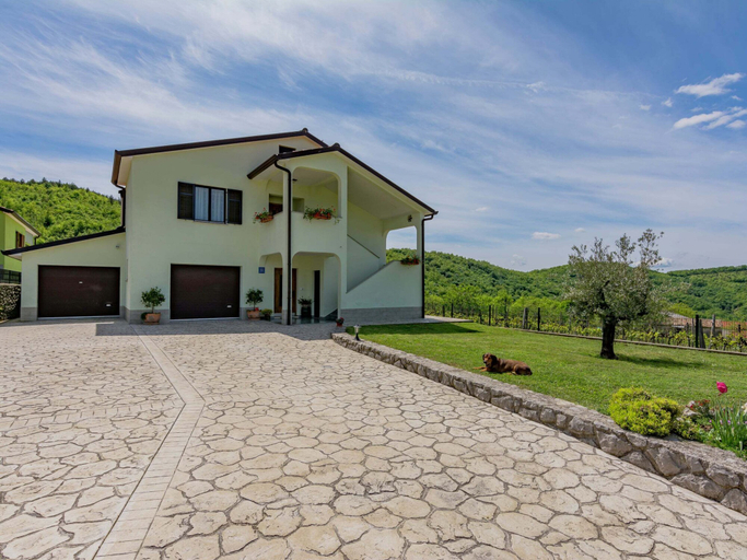 Exterior & Views 2, Apartment in Istria With Nature Views, Cerovlje