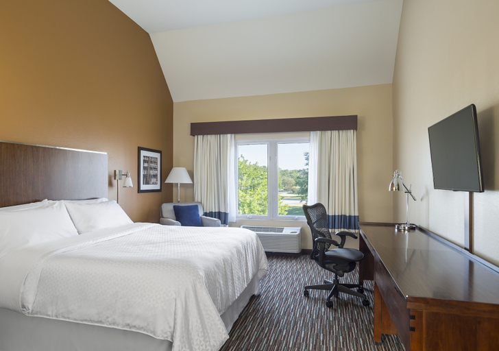 Bedroom 3, Four Points by Sheraton Buffalo Grove, Cook