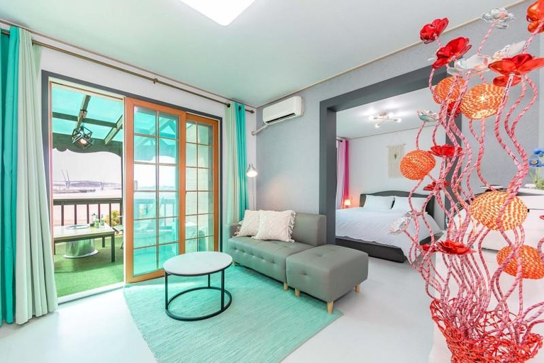 Bedroom 4, Taean Sea View Pension, Taean