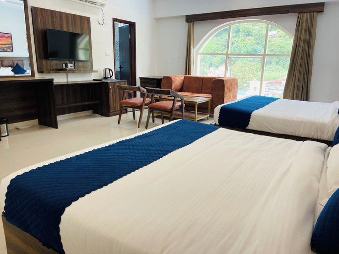 Bedroom 3, Hotel Reem, Kangra