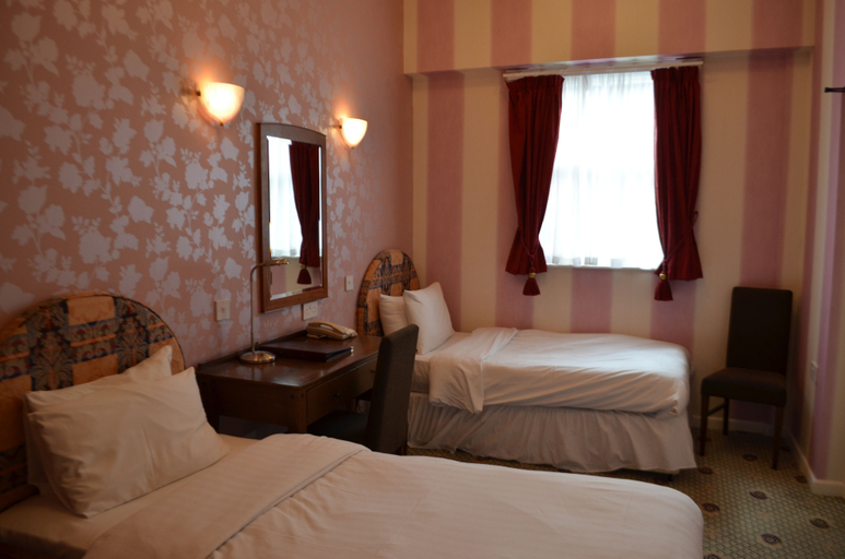 Bedroom 3, Wroxall Abbey Hotel, Warwickshire