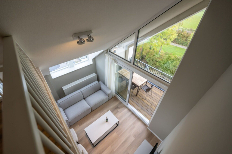 Interior detail 2, Stylish Marina Loft W/balcony
