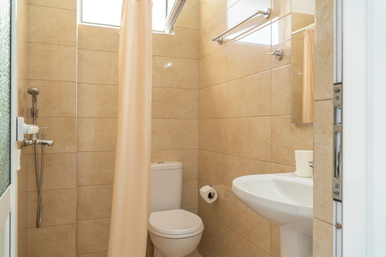 Bathroom 4, Koks’ Guesthouse, Vlorës