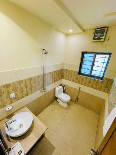 Bathroom 3, Shelton Rezidor Lahore, Lahore