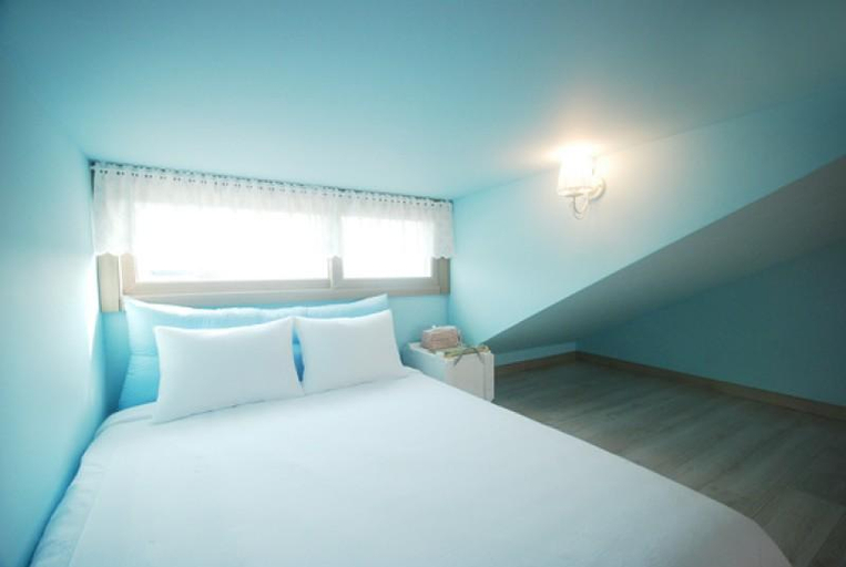 Bedroom 2, Jeju Byeolbaram Pension, Jeju