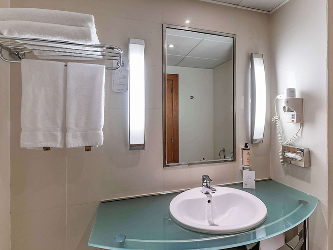 Bathroom 9