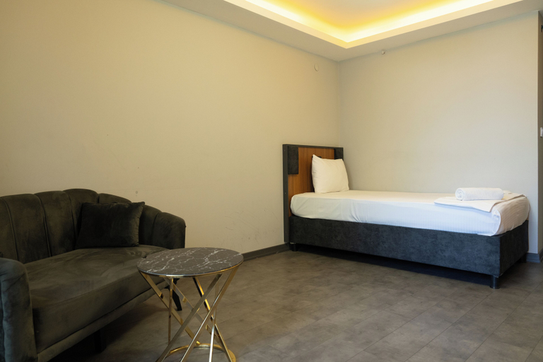 Bedroom 13