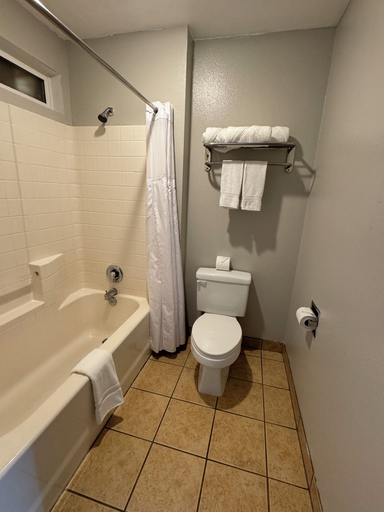 Bathroom 4, Dune Surfer Inn, San Luis Obispo