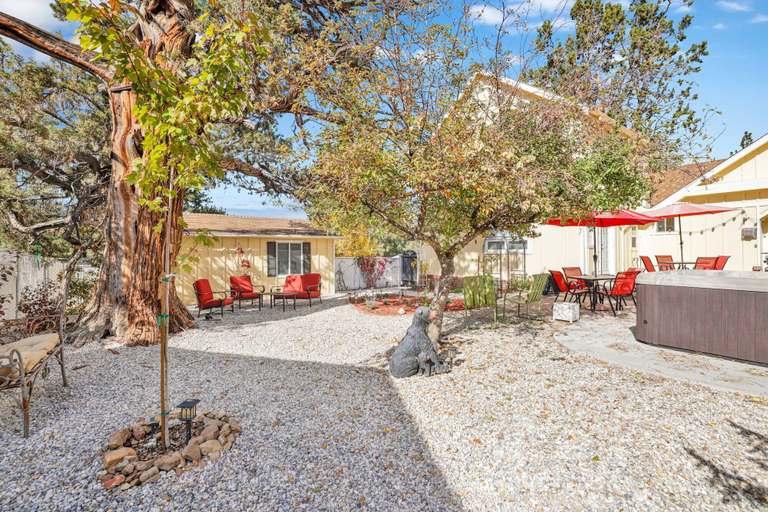 Exterior & Views 2, THE Winding Lane House EST 1932 #2360, San Bernardino