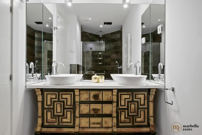 Bathroom 4, Amazing Villa in Marbella!, Málaga
