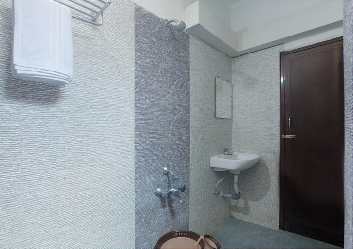 Bathroom 7