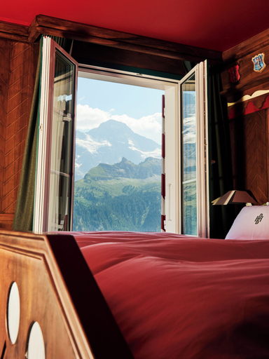 Bedroom 3, Drei Berge Hotel, Interlaken