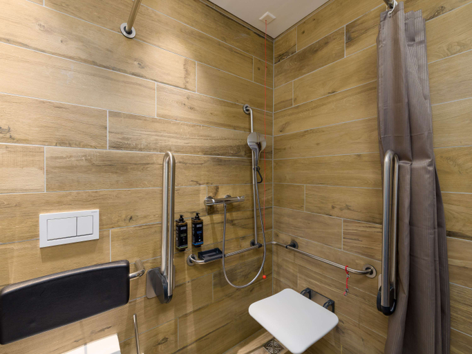 Bathroom 7