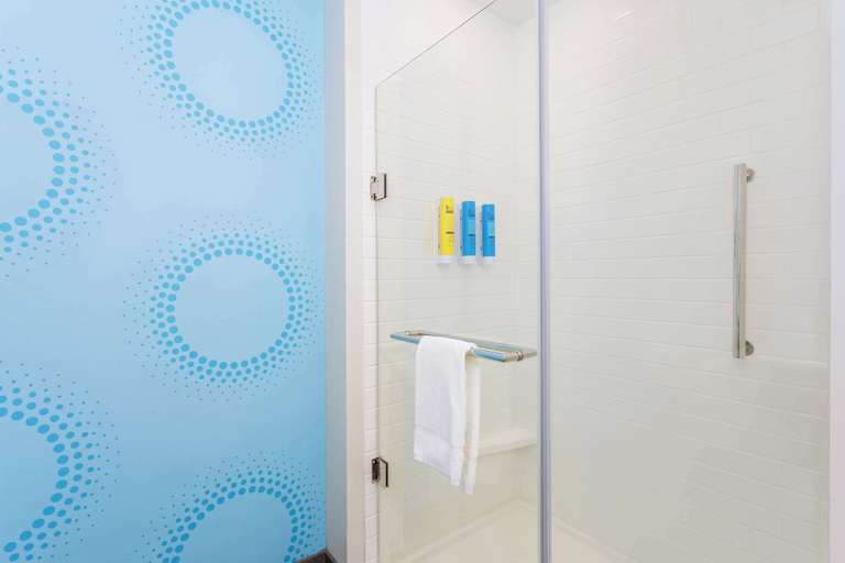 Bathroom 4, Tru By Hilton Panama City Beach, Bay