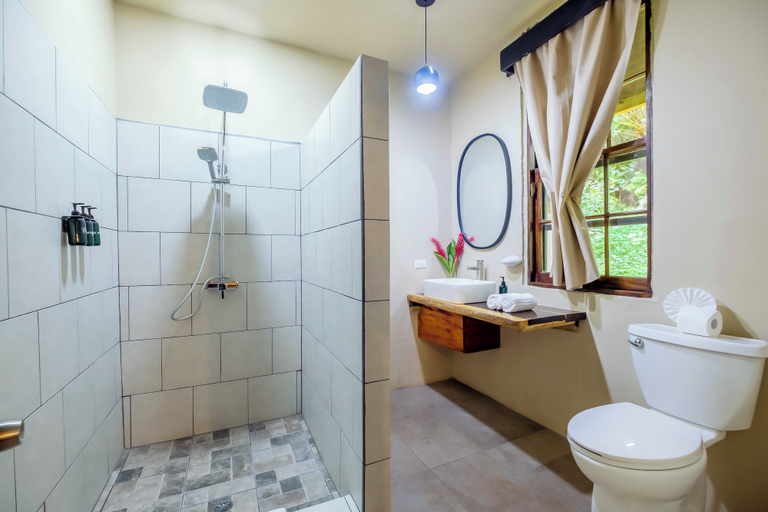 Bathroom 5, Sweet Songs Jungle Lodge, a Muy’Ono Resort