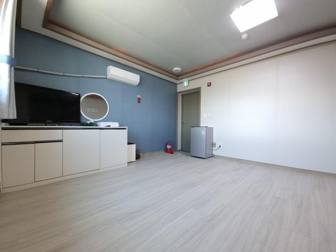 Dining Room 4, Taean Yeongmokhang Pension, Taean