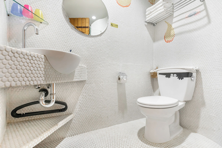Bathroom 3, Kenting Fairyland & Farm Guest House, Pingtung