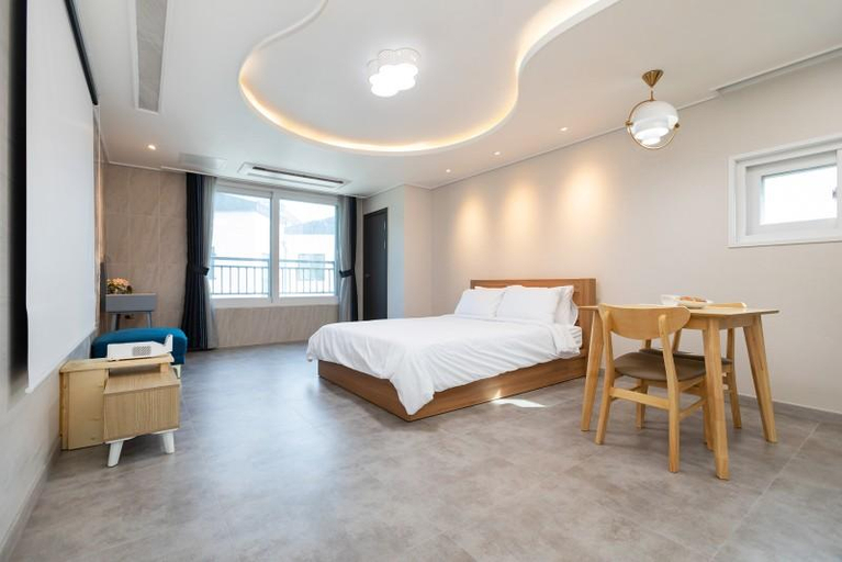 Bedroom 2, Samcheok Jangho Top Pension, Samcheok