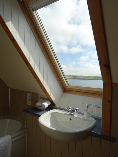 Bathroom 3, The Sands Hotel, Orkney Islands