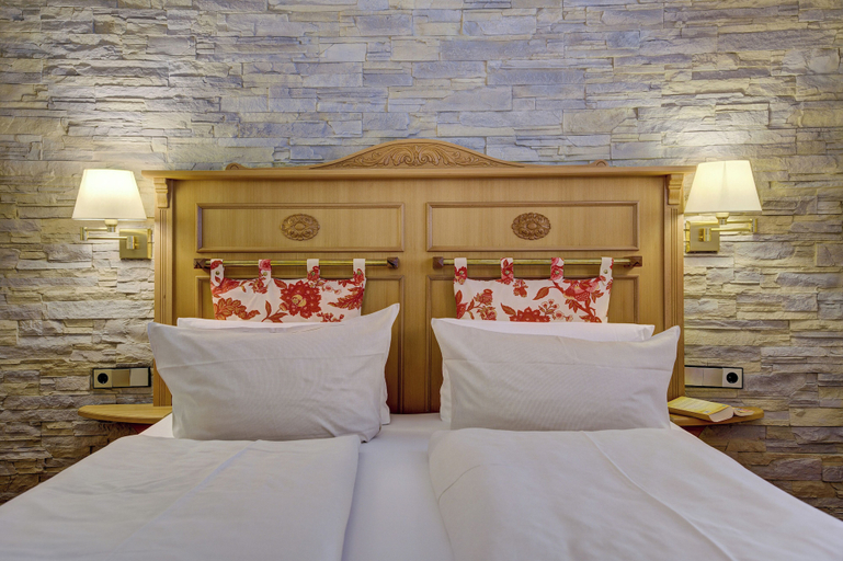 Bedroom 3, Ringhotel Sonnenhof, Freudenstadt