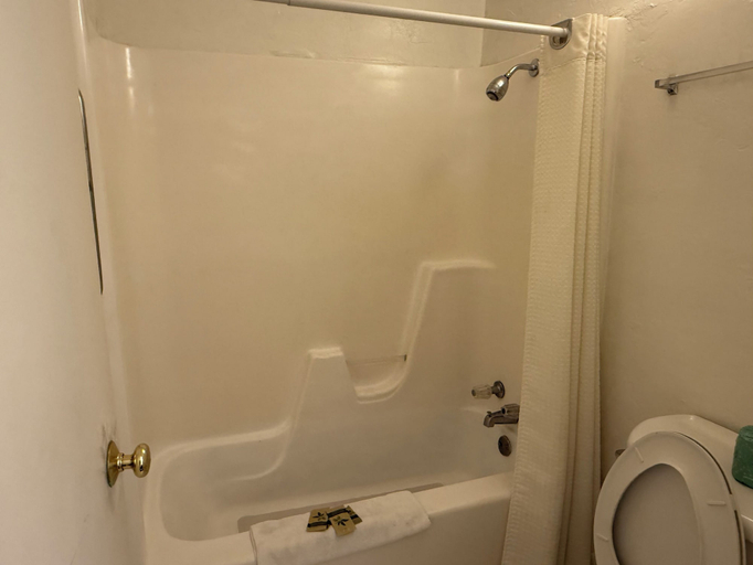 Bathroom 4, Americas Best Value Inn Wendover, Tooele
