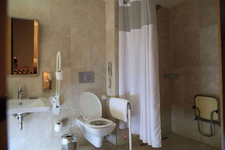 Bathroom 5, DoubleTree by Hilton Hotel Istanbul - Tuzla, Gebze