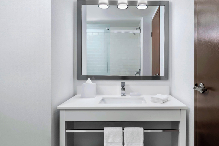 Bathroom 4, Four Points by Sheraton Barrie, Simcoe