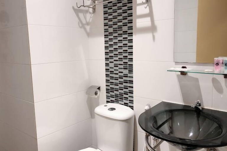 Bathroom 8