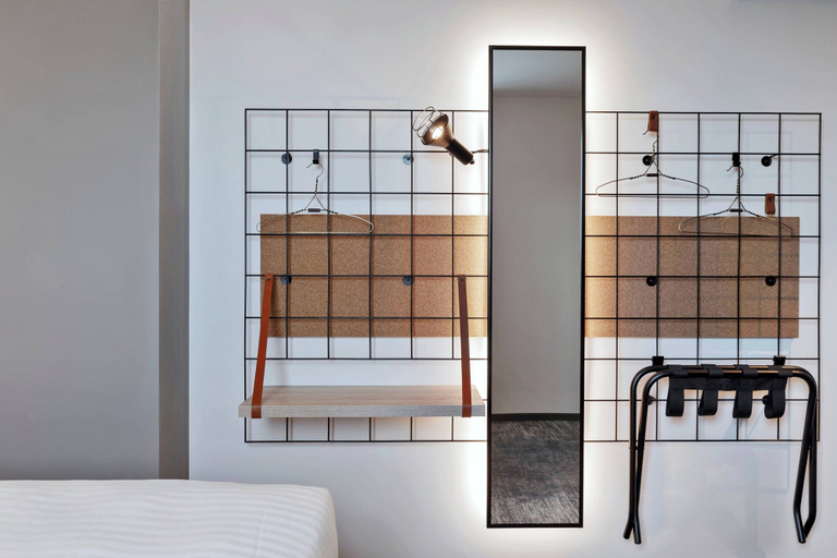 Bedroom 5, Moxy Hamburg City, Hamburg