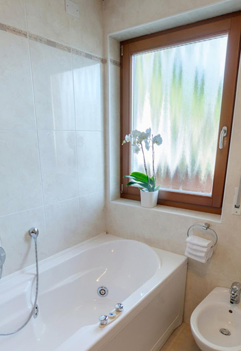 Bathroom, Hotel Tonnerhof, Bolzano