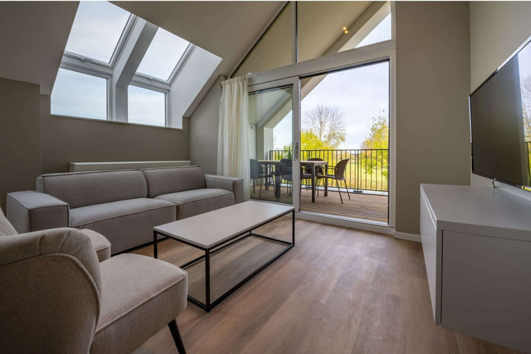 Interior detail 3, Stylish Marina Loft W/balcony