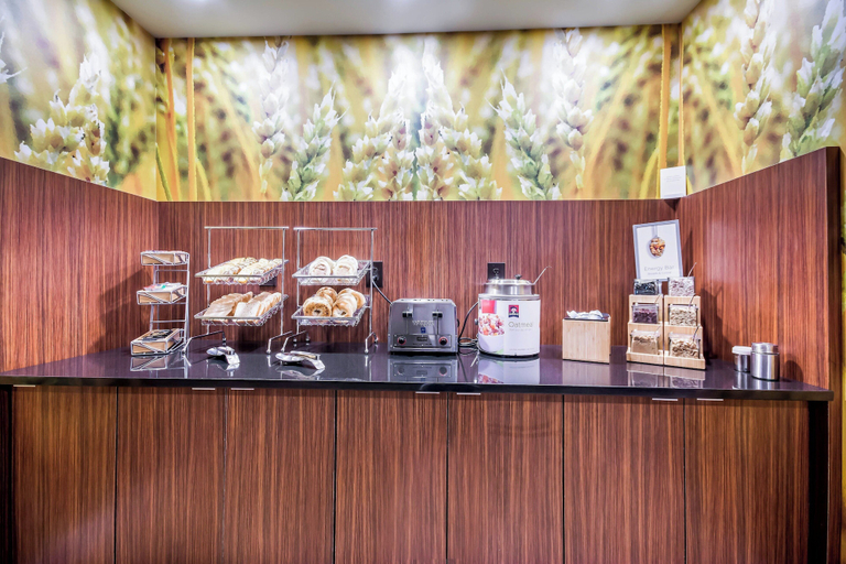 Food & Drinks 5, Fairfield Inn & Suites by Marriott Chickasha, Grady
